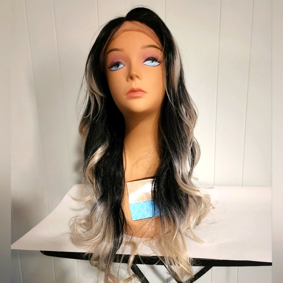 NWT Gorgeous Platinum Blonde BalageWith Dark Roots Lace Front Wig - Picture 2 of 8